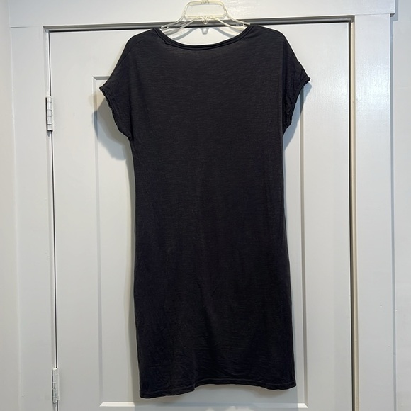 Pact grey t-shirt dress with pockets size small. - Picture 6 of 6